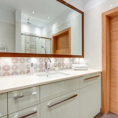 Waniliowy - Neptun Park By Oneapartments Γκντανσκ