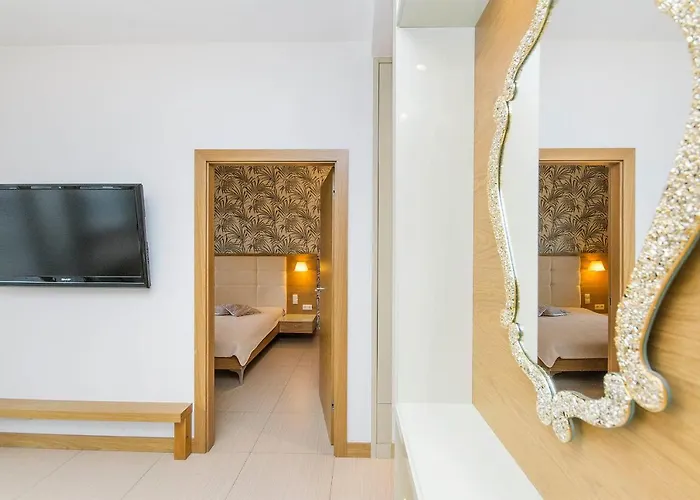 Waniliowy - Neptun Park By Oneapartments アパート